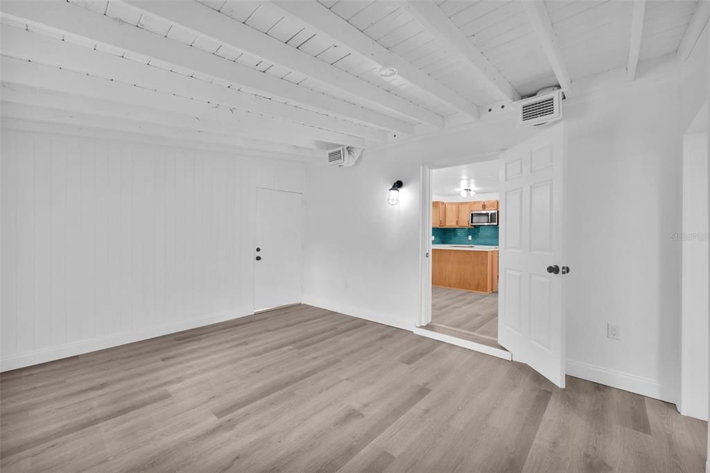 For Sale: $245,000 (4 beds, 2 baths, 1572 Square Feet)