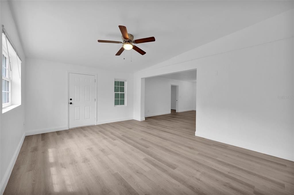For Sale: $245,000 (4 beds, 2 baths, 1572 Square Feet)