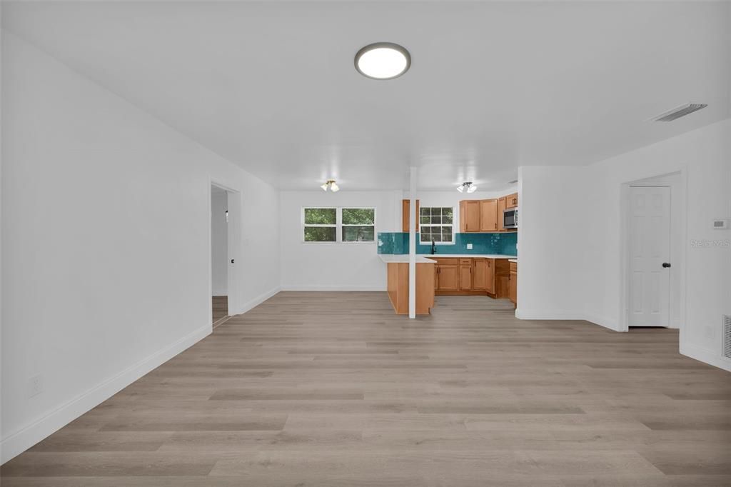 For Sale: $245,000 (4 beds, 2 baths, 1572 Square Feet)