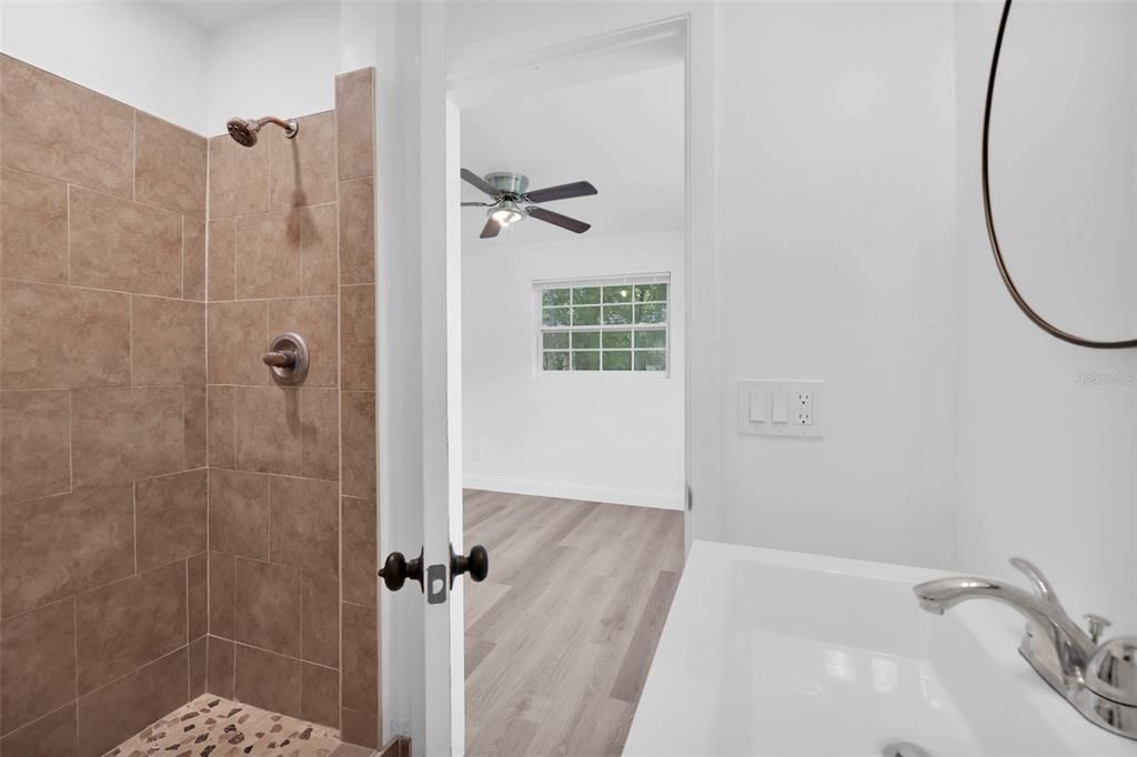 For Sale: $245,000 (4 beds, 2 baths, 1572 Square Feet)