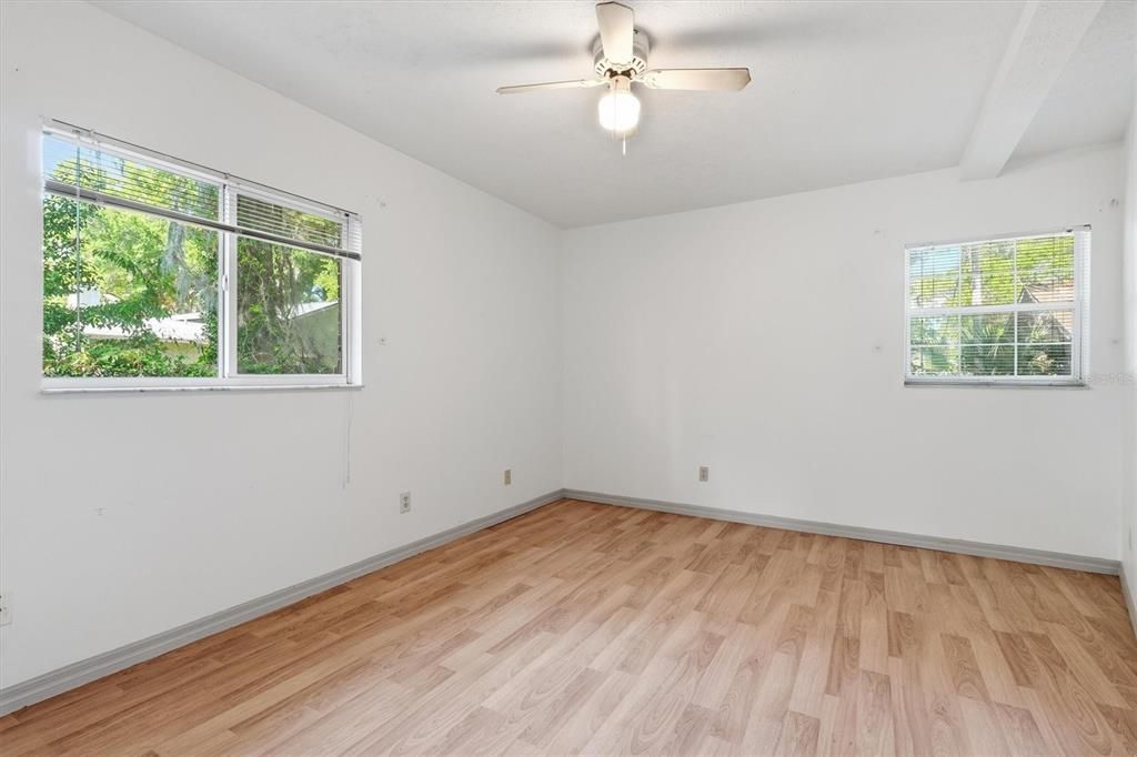 В аренду: $1,500 (2 спален, 1 ванн, 1022 Квадратных фут)
