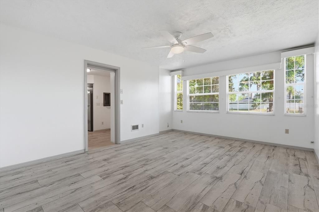 В аренду: $1,500 (2 спален, 1 ванн, 1022 Квадратных фут)