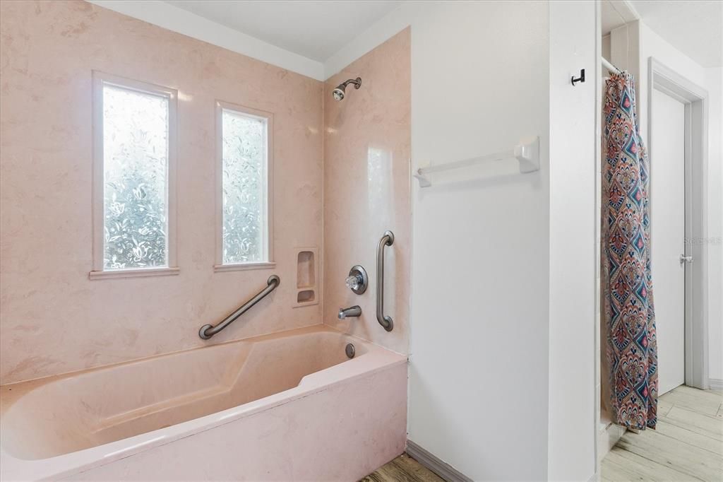 В аренду: $1,500 (2 спален, 1 ванн, 1022 Квадратных фут)