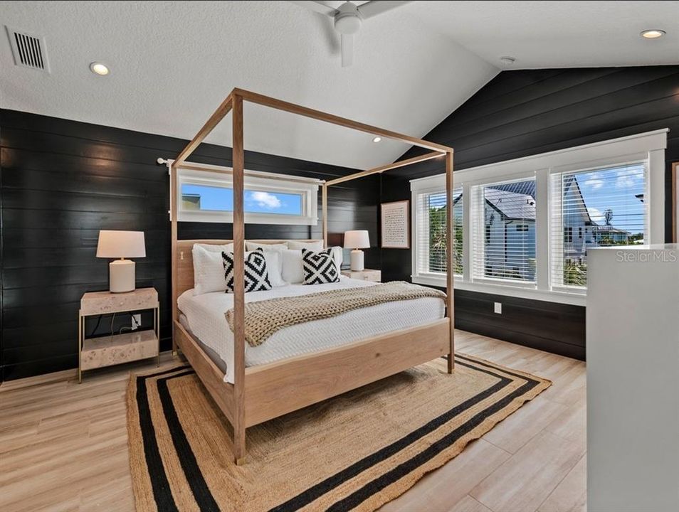 待售: $3,850,000 (8 贝兹, 8 浴室, 4245 平方英尺)