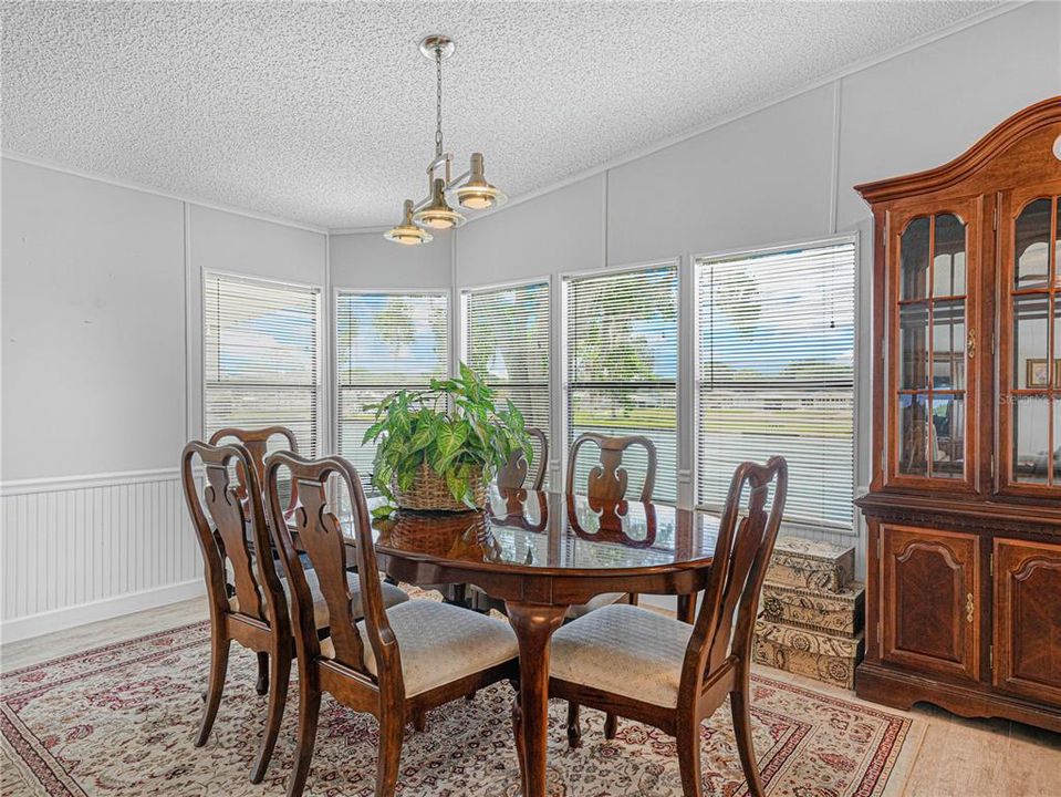 На продажу: $245,000 (2 спален, 2 ванн, 1613 Квадратных фут)