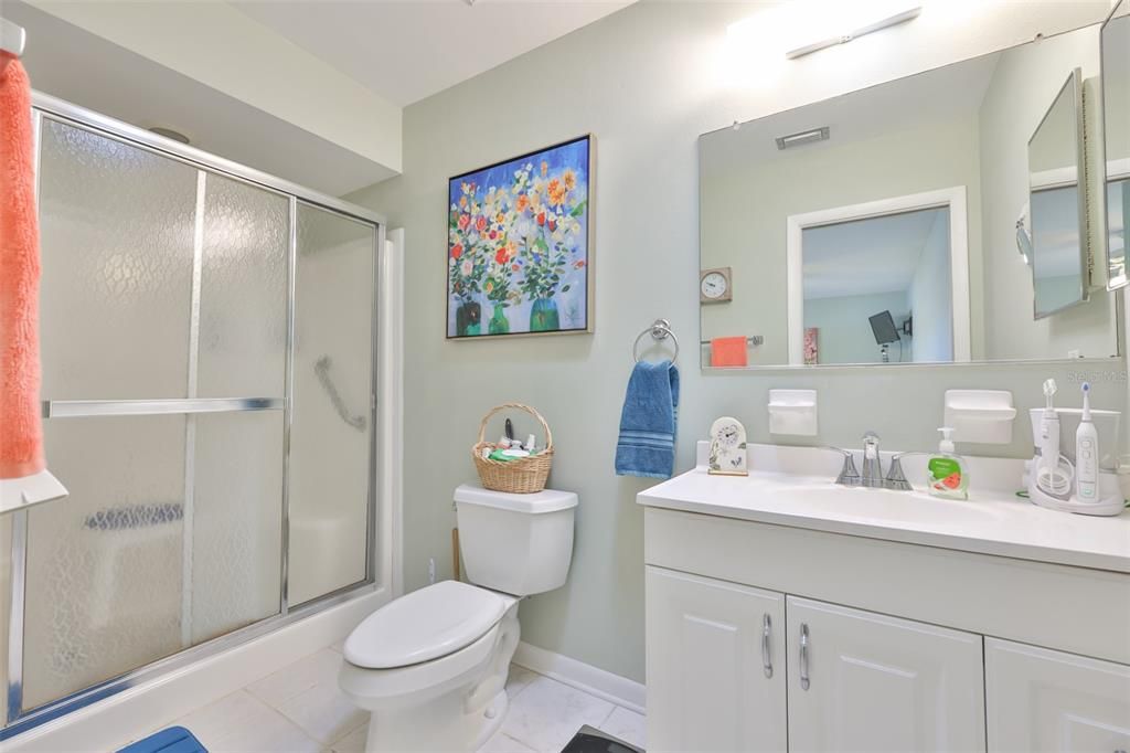 For Sale: $215,000 (2 beds, 2 baths, 1141 Square Feet)
