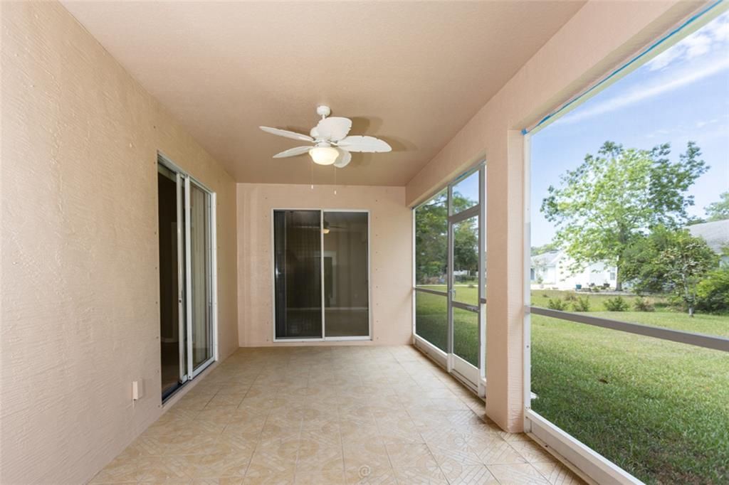 Activo con contrato: $379,900 (4 camas, 3 baños, 2350 Pies cuadrados)