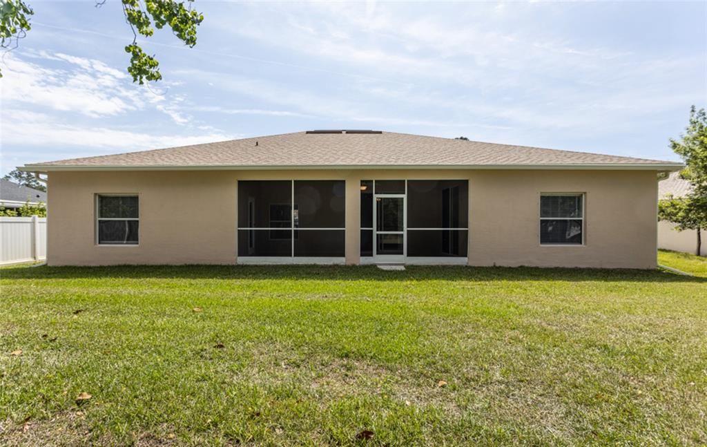 Activo con contrato: $379,900 (4 camas, 3 baños, 2350 Pies cuadrados)