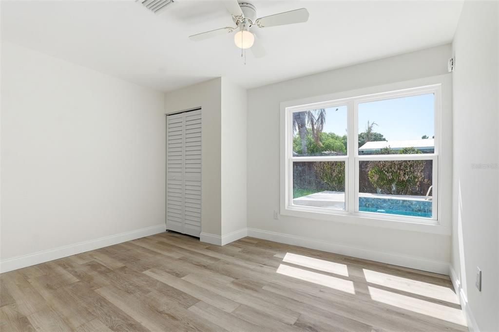 For Sale: $364,900 (5 beds, 2 baths, 1791 Square Feet)