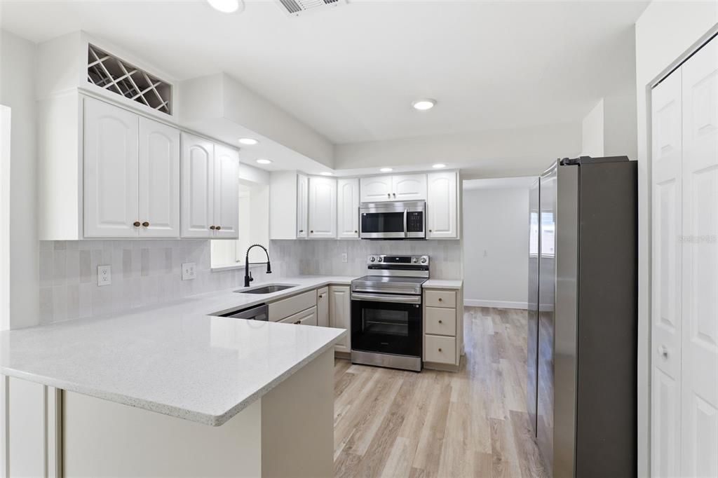 For Sale: $364,900 (5 beds, 2 baths, 1791 Square Feet)