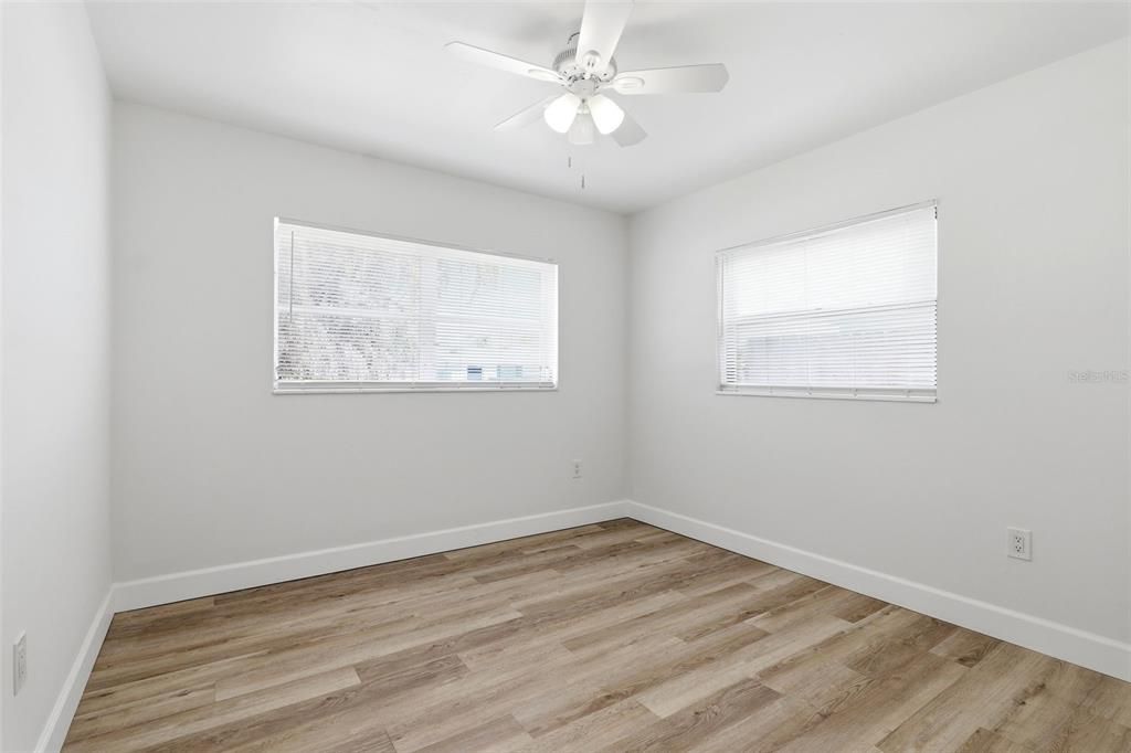 For Sale: $364,900 (5 beds, 2 baths, 1791 Square Feet)