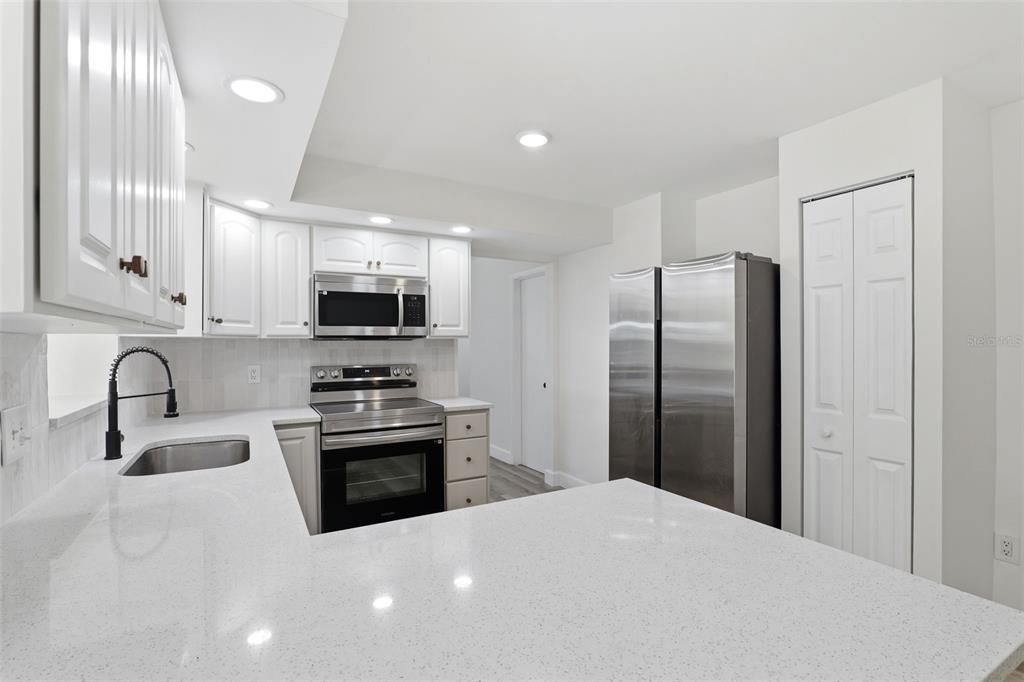 For Sale: $364,900 (5 beds, 2 baths, 1791 Square Feet)