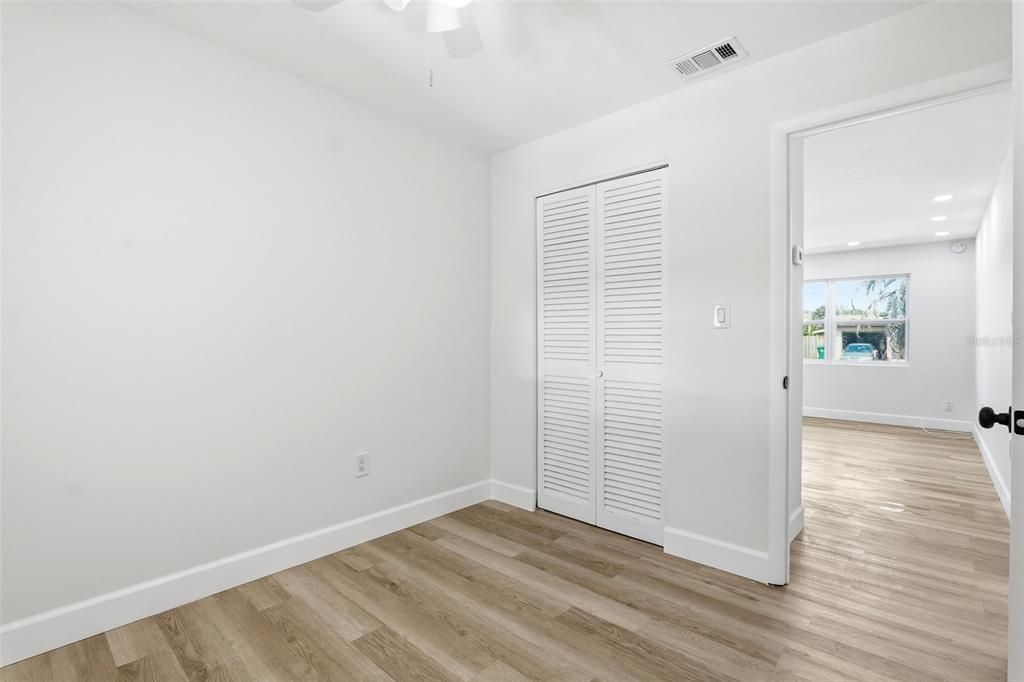 For Sale: $364,900 (5 beds, 2 baths, 1791 Square Feet)