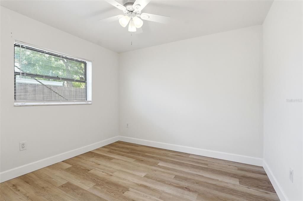 For Sale: $364,900 (5 beds, 2 baths, 1791 Square Feet)