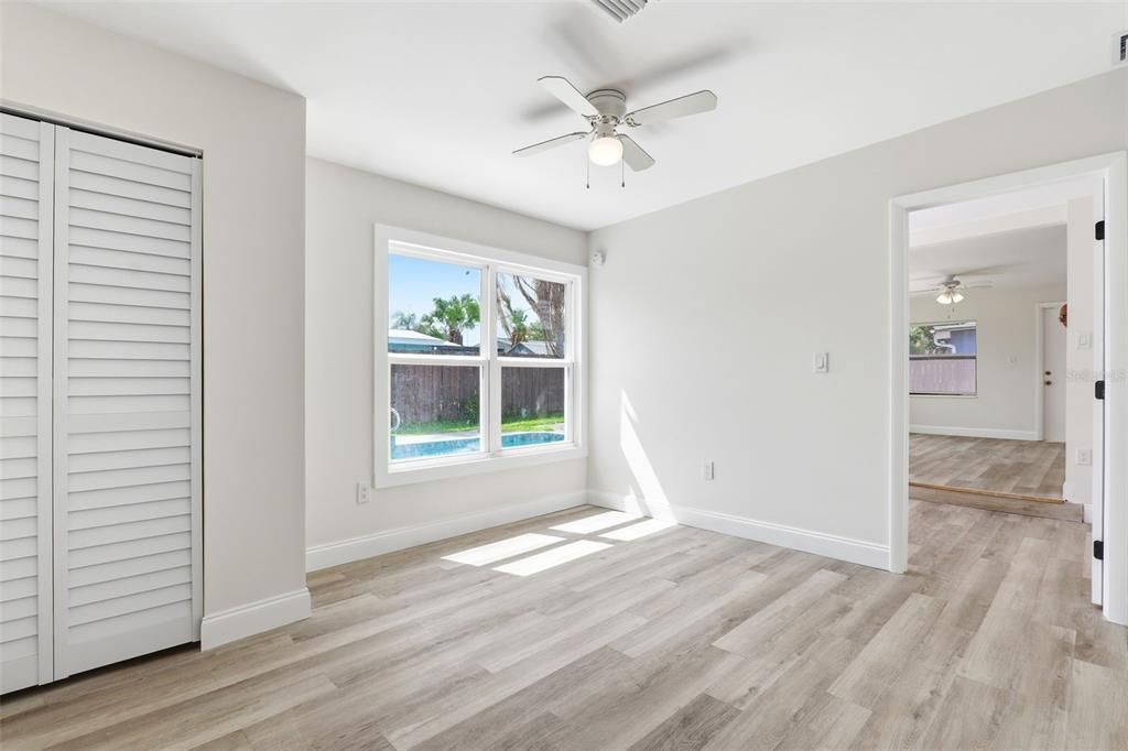 For Sale: $364,900 (5 beds, 2 baths, 1791 Square Feet)