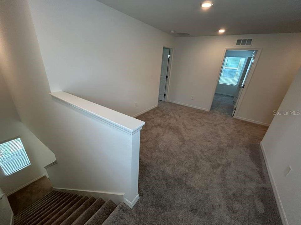 В аренду: $2,700 (6 спален, 3 ванн, 2463 Квадратных фут)