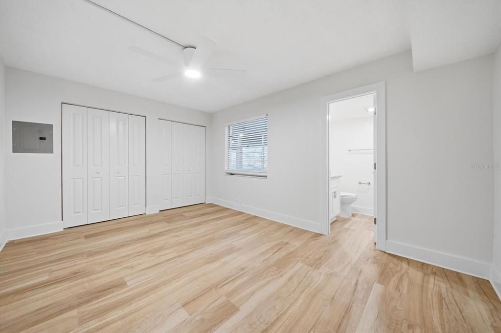 En Venta: $219,900 (2 camas, 2 baños, 945 Pies cuadrados)