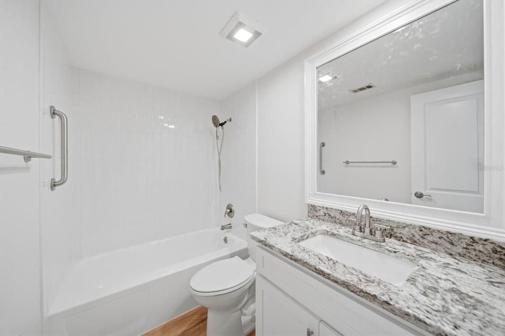 En Venta: $219,900 (2 camas, 2 baños, 945 Pies cuadrados)