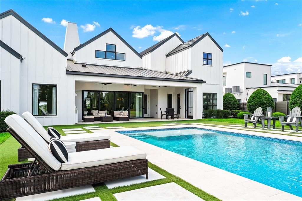 For Sale: $2,750,000 (5 beds, 4 baths, 3888 Square Feet)
