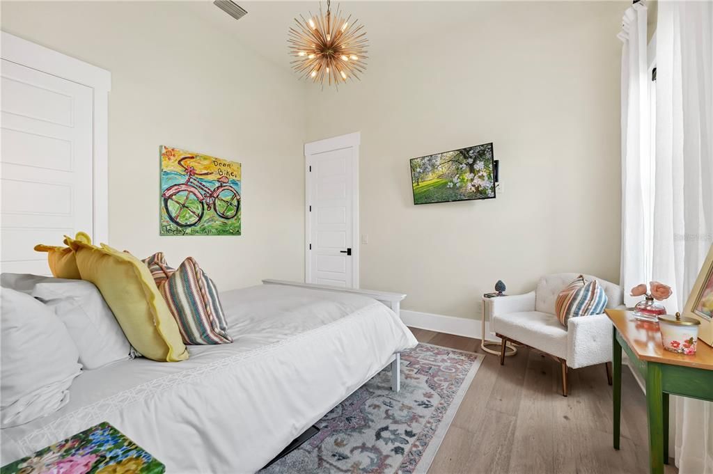 For Sale: $2,750,000 (5 beds, 4 baths, 3888 Square Feet)