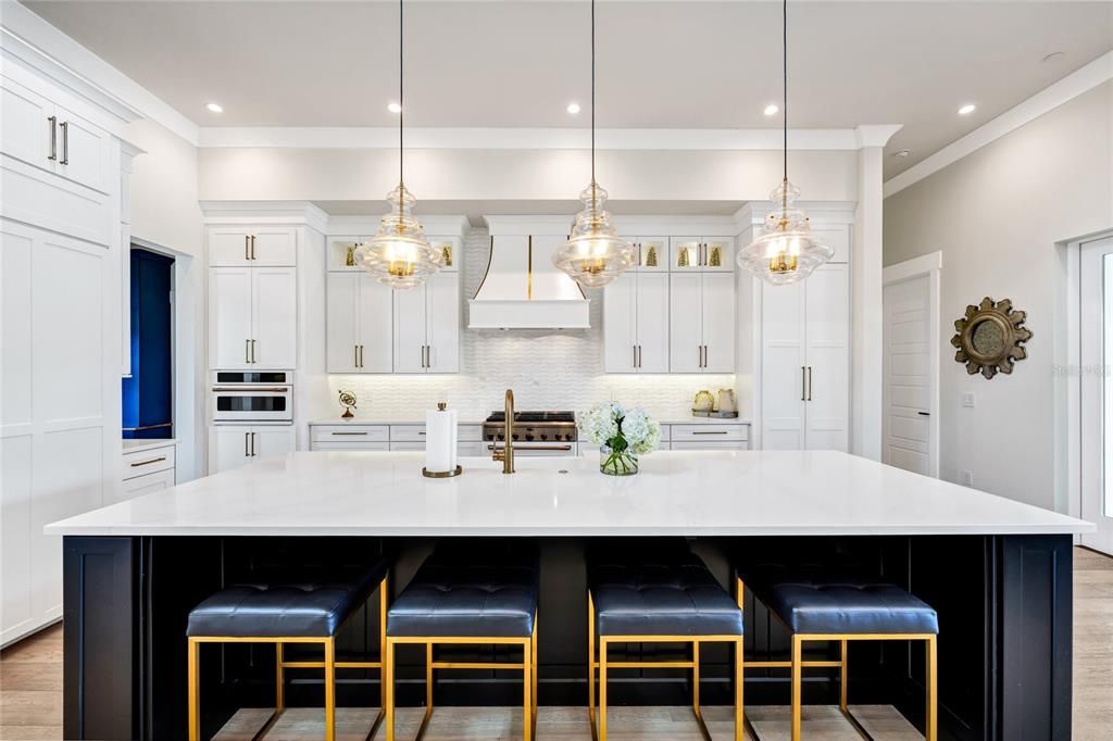 For Sale: $2,750,000 (5 beds, 4 baths, 3888 Square Feet)