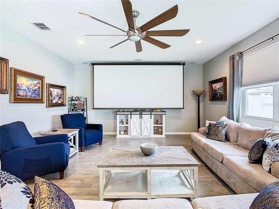 En Venta: $415,000 (5 camas, 3 baños, 2944 Pies cuadrados)