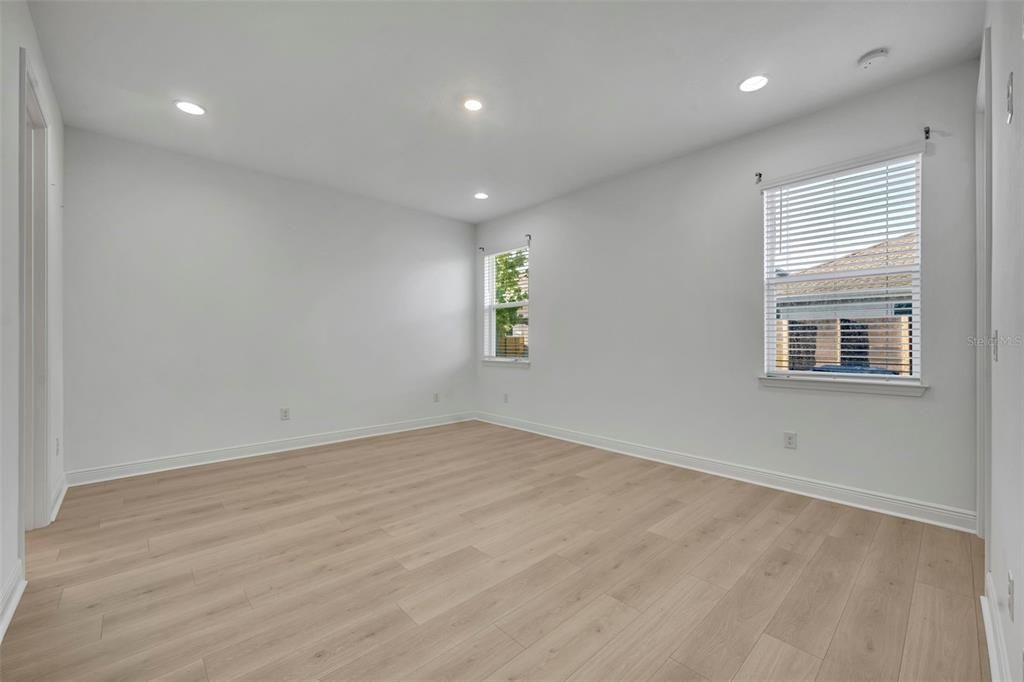 For Sale: $609,999 (4 beds, 3 baths, 2220 Square Feet)