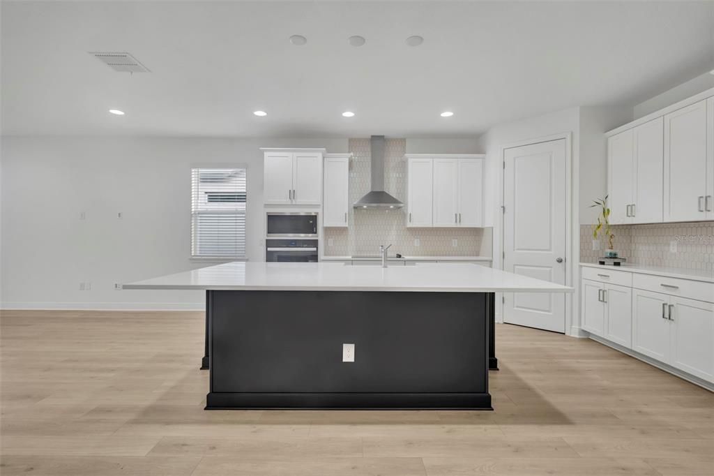 For Sale: $609,999 (4 beds, 3 baths, 2220 Square Feet)