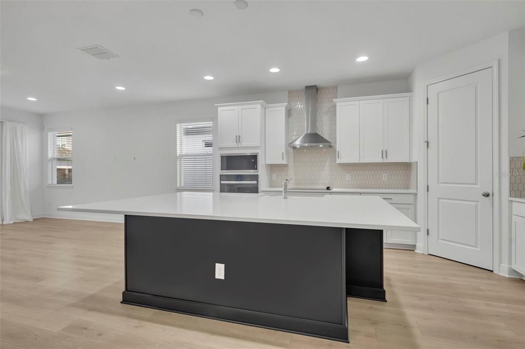 For Sale: $609,999 (4 beds, 3 baths, 2220 Square Feet)