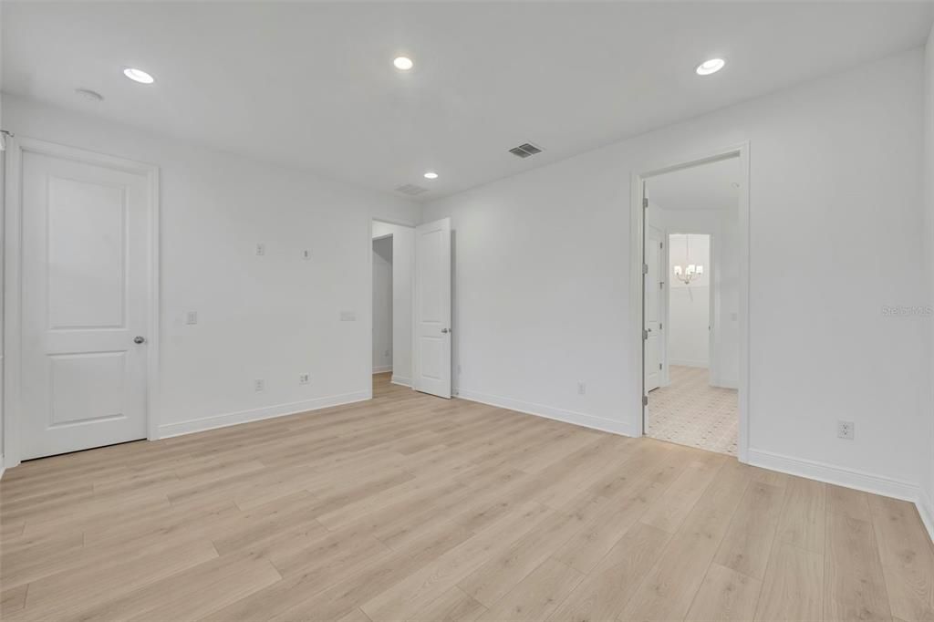 For Sale: $609,999 (4 beds, 3 baths, 2220 Square Feet)