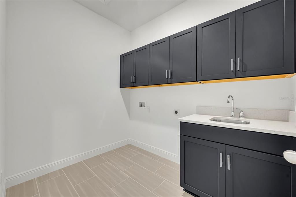 For Sale: $609,999 (4 beds, 3 baths, 2220 Square Feet)