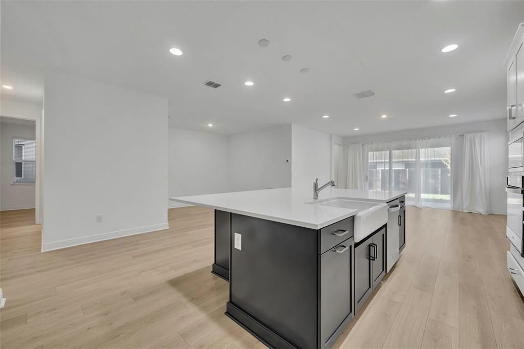 For Sale: $609,999 (4 beds, 3 baths, 2220 Square Feet)