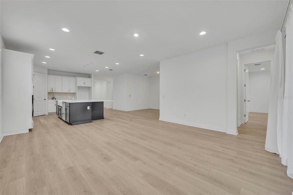 For Sale: $609,999 (4 beds, 3 baths, 2220 Square Feet)