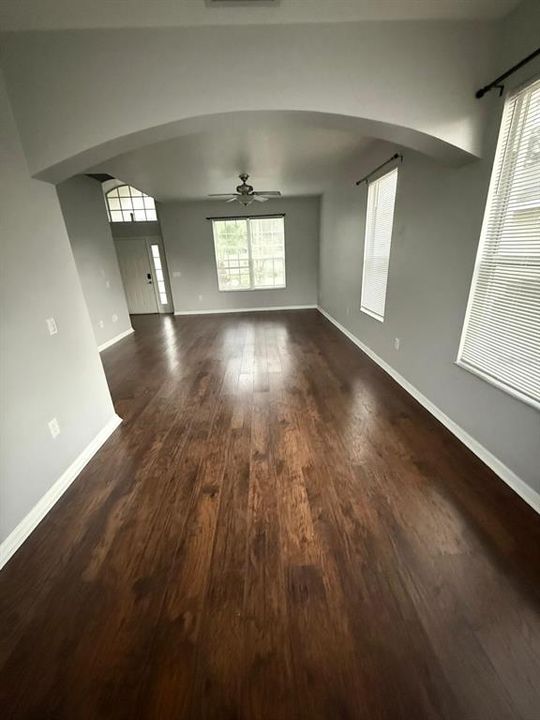 En Venta: $478,000 (4 camas, 2 baños, 2164 Pies cuadrados)