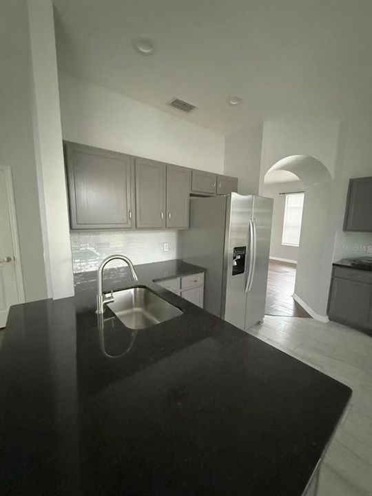 En Venta: $478,000 (4 camas, 2 baños, 2164 Pies cuadrados)