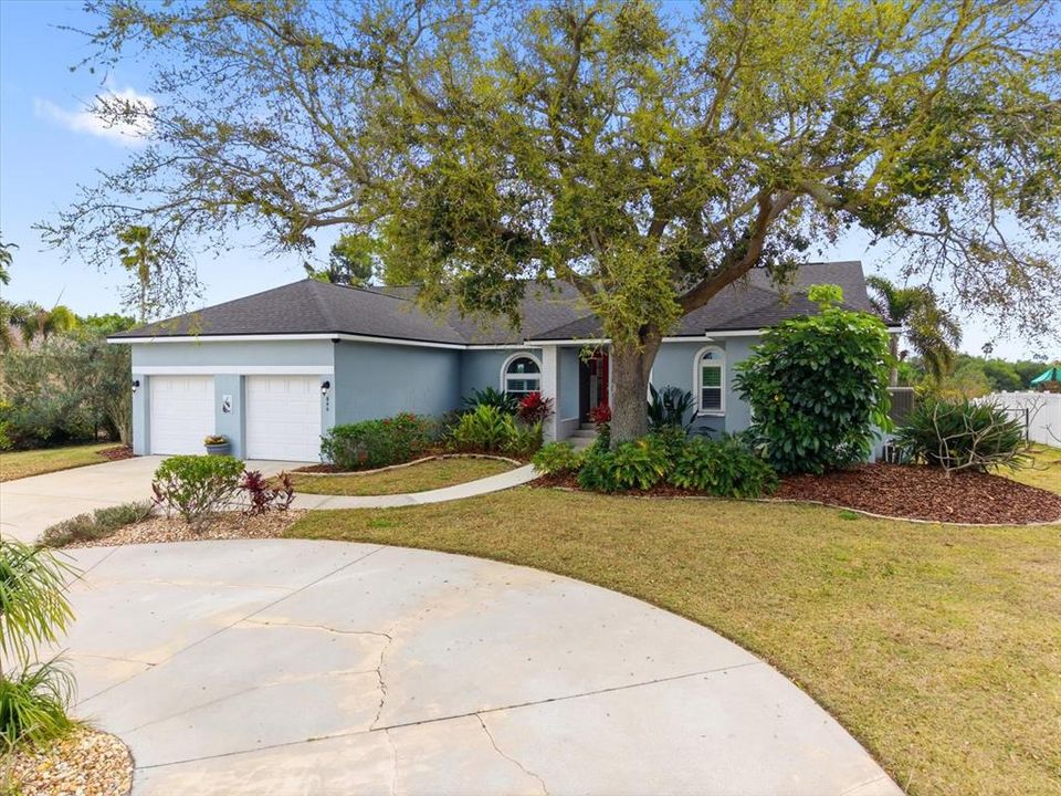 For Rent: $3,200 (4 beds, 2 baths, 2012 Square Feet)
