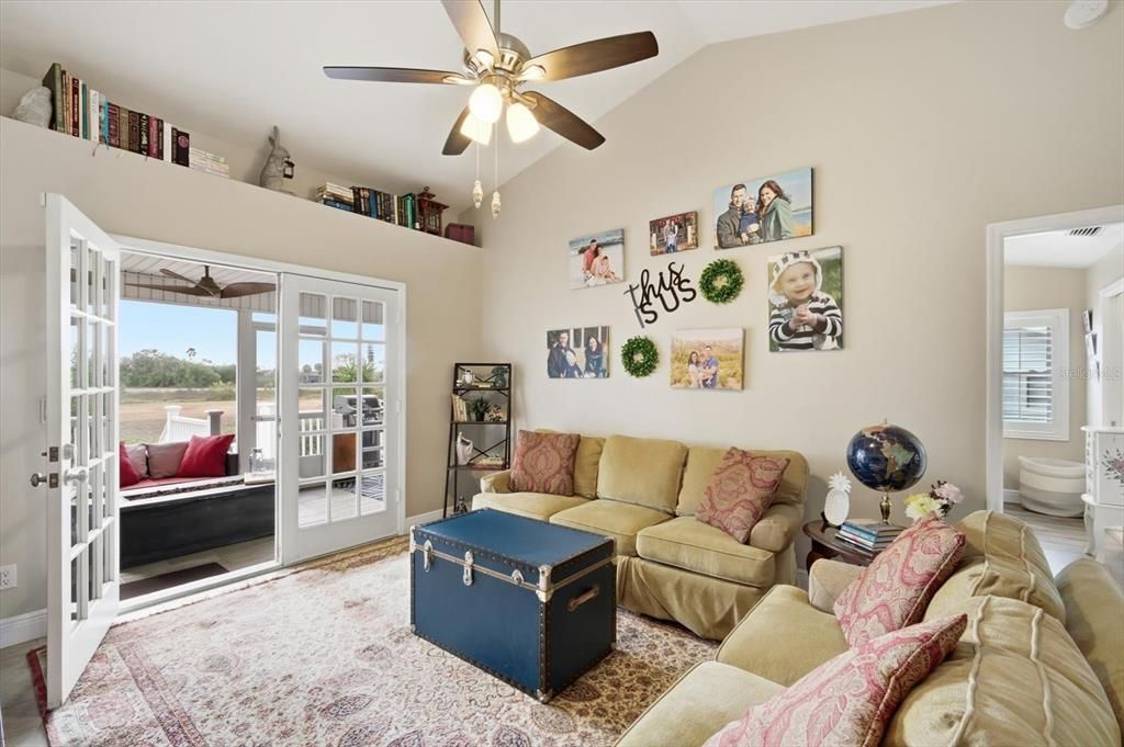 For Rent: $3,200 (4 beds, 2 baths, 2012 Square Feet)