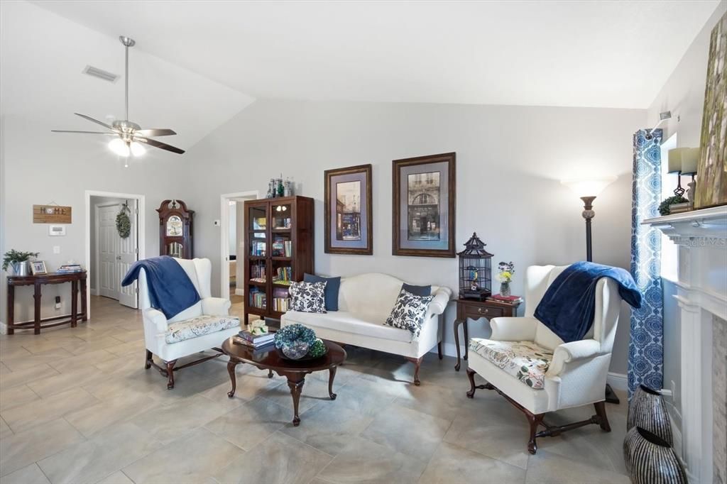 For Rent: $3,200 (4 beds, 2 baths, 2012 Square Feet)
