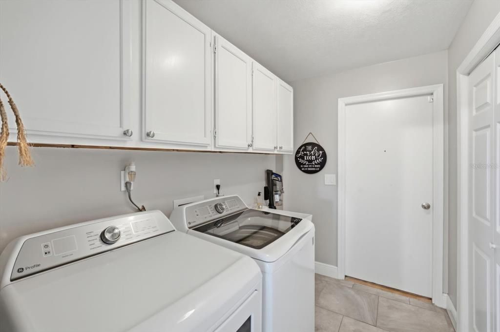 For Rent: $3,200 (4 beds, 2 baths, 2012 Square Feet)