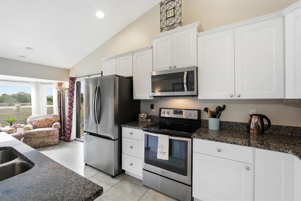 For Rent: $3,200 (4 beds, 2 baths, 2012 Square Feet)