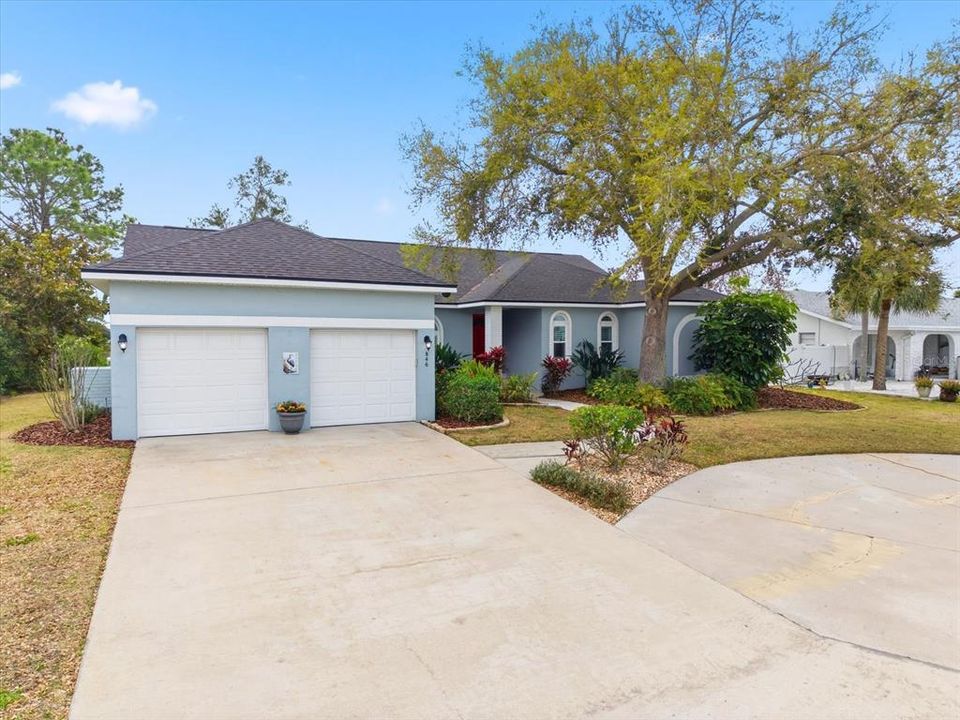 For Rent: $3,200 (4 beds, 2 baths, 2012 Square Feet)