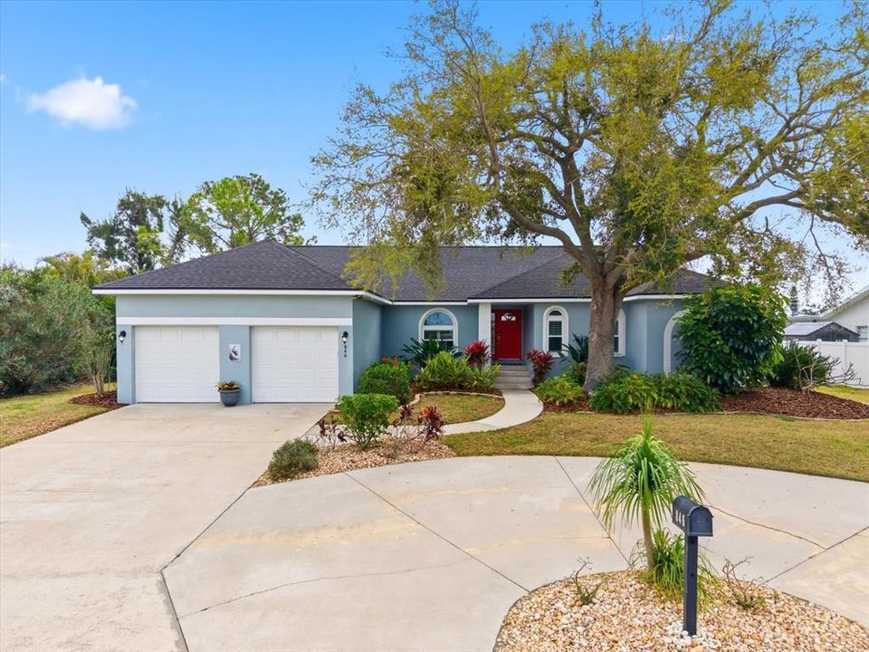 For Rent: $3,200 (4 beds, 2 baths, 2012 Square Feet)