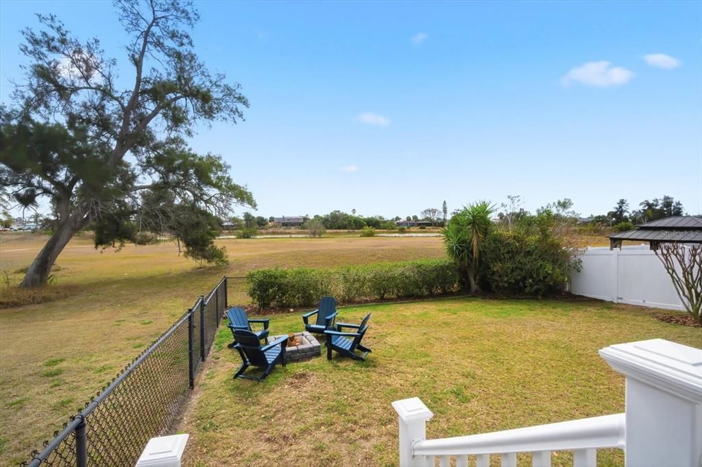 For Rent: $3,200 (4 beds, 2 baths, 2012 Square Feet)