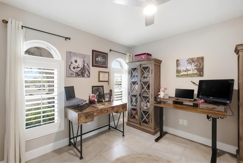 For Rent: $3,200 (4 beds, 2 baths, 2012 Square Feet)