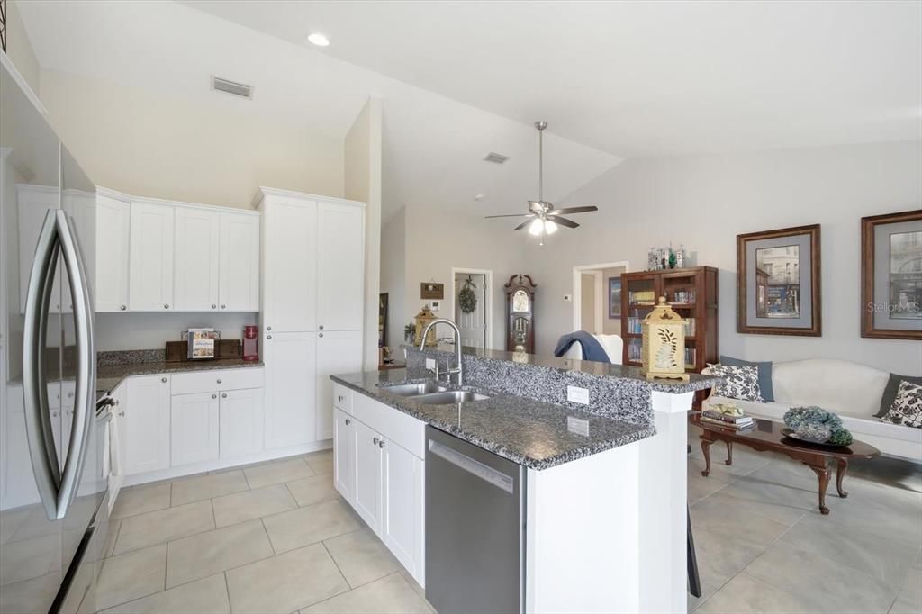 For Rent: $3,200 (4 beds, 2 baths, 2012 Square Feet)