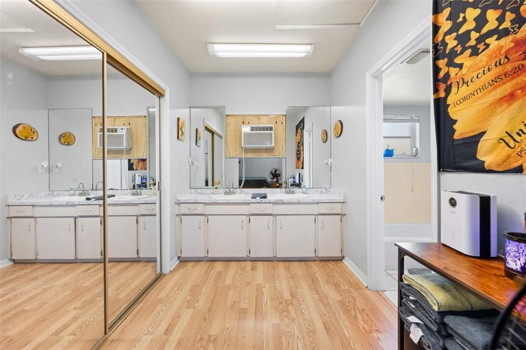 En Venta: $186,000 (2 camas, 2 baños, 1481 Pies cuadrados)