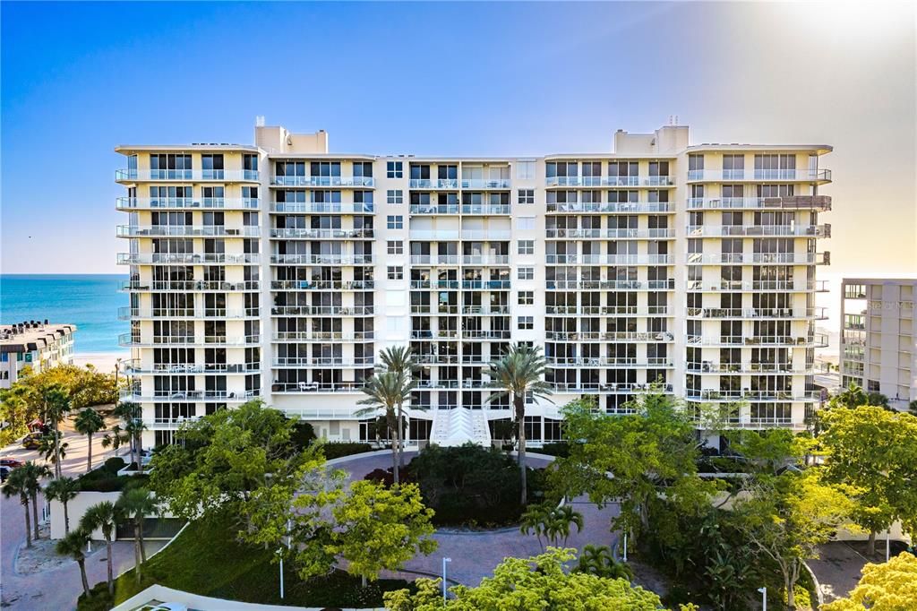 For Sale: $1,500,000 (2 beds, 2 baths, 1350 Square Feet)