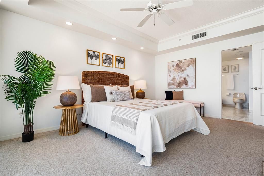 For Sale: $1,500,000 (2 beds, 2 baths, 1350 Square Feet)