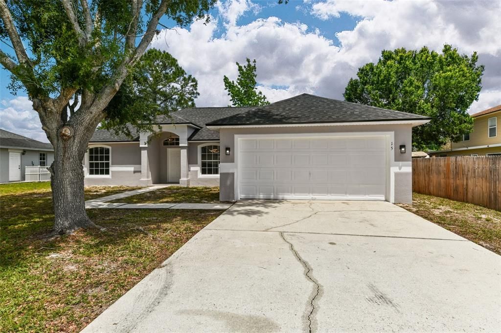 Active With Contract: $299,998 (4 beds, 2 baths, 1880 Square Feet)