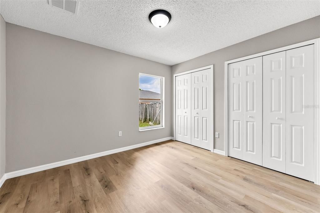 Active With Contract: $299,998 (4 beds, 2 baths, 1880 Square Feet)
